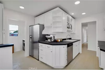 8207 White Oak Avenue, Reseda, CA 91335 - Photo 15