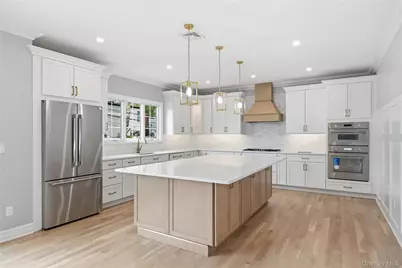 3569 Roger Drive, Wantagh, NY 11793 - Photo 5