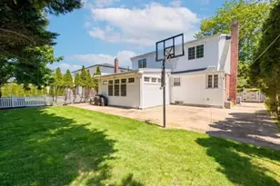 31 Stoothoff Dr, New Hyde Park, NY 11040 - Photo 15