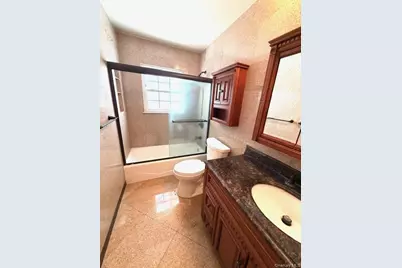 31 Stoothoff Drive, New Hyde Park, NY 11040 - Photo 11
