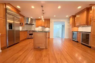31 Stoothoff Dr, New Hyde Park, NY 11040 - Photo 3