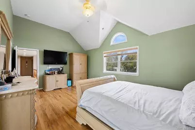 106 S Country Road, Westhampton Beach, NY 11978 - Photo 21