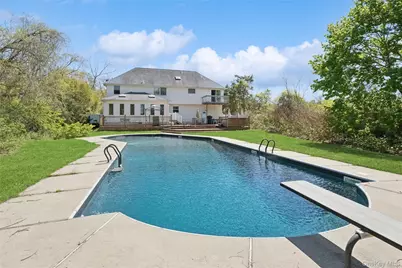 106 S Country Road, Westhampton Beach, NY 11978 - Photo 33