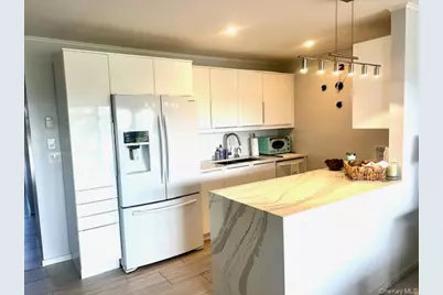 35 Library Avenue #6J, Westhampton Beach, NY 11978 - Photo 11