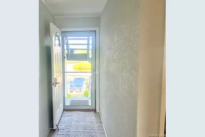 35 Library Avenue #6J, Westhampton Beach, NY 11978 - Photo 5