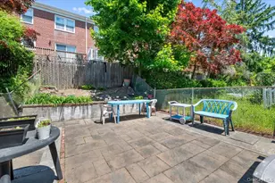 239-55 65th Ave, Little Neck, NY 11362 - Photo 21