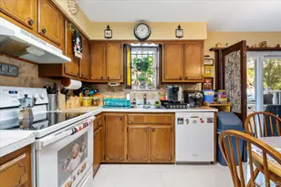239-55 65th Ave, Little Neck, NY 11362 - Photo 7
