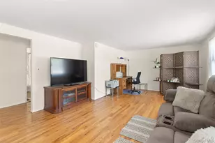 46 39th St, Islip, NY 11751 - Photo 9