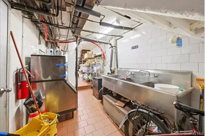 1435 2nd Avenue, New York, NY 10021 - Photo 17