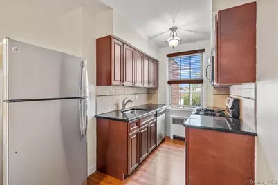 70 S Park Avenue #204, Rockville Centre, NY 11570 - Photo 5