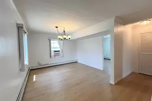 30 Castle Ln, Levittown, NY 11756 - Photo 15