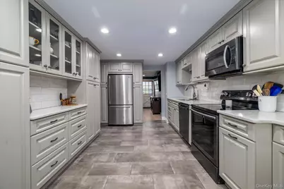 171 W 16th Street, Deer Park, NY 11729 - Photo 9