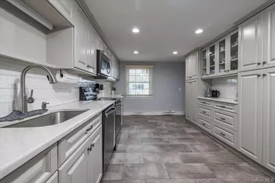 171 W 16th Street, Deer Park, NY 11729 - Photo 7