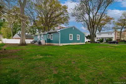 171 W 16th Street, Deer Park, NY 11729 - Photo 5