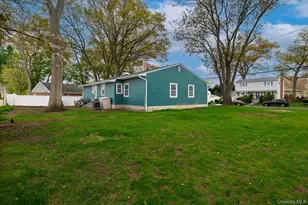 171 W 16th St, Deer Park, NY 11729 - Photo 5