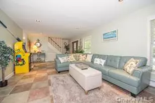 63 E Tiana Rd, Hampton Bays, NY 11946 - Photo 5