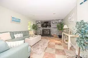 63 E Tiana Rd, Hampton Bays, NY 11946 - Photo 7