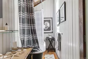 129 Bull Path, East Hampton, NY 11937 - Photo 19