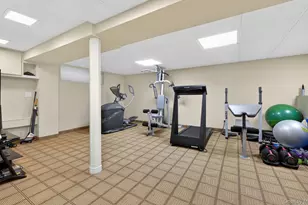 30 Orchard Dr, Woodbury, NY 11797 - Photo 31