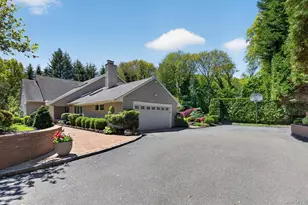 30 Orchard Dr, Woodbury, NY 11797 - Photo 45