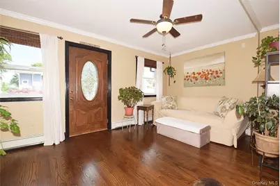 22 Salem Place, Copiague, NY 11726 - Photo 3