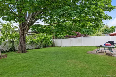 87 Slate Lane, Levittown, NY 11756 - Photo 15