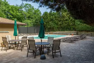 36 Wimbledon Dr, Roslyn, NY 11576 - Photo 23