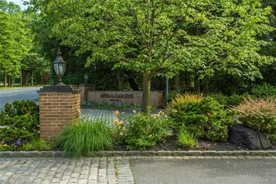 36 Wimbledon Drive, Roslyn, NY 11576 - Photo 21
