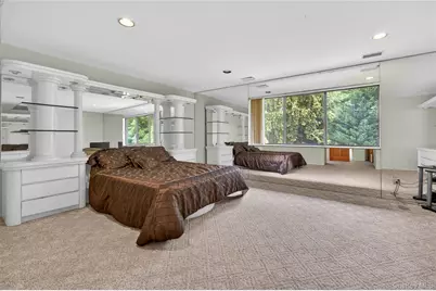36 Wimbledon Drive, Roslyn, NY 11576 - Photo 13