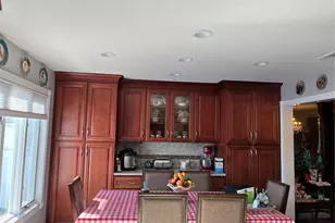 60 S Crescent Dr, Farmingdale, NY 11735 - Photo 5