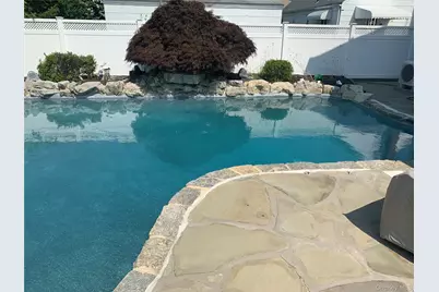 60 S Crescent Drive, Farmingdale, NY 11735 - Photo 13