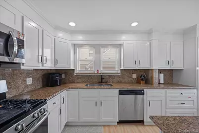 29 Crowell Street, Hempstead, NY 11550 - Photo 15