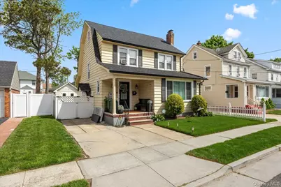29 Crowell Street, Hempstead, NY 11550 - Photo 37