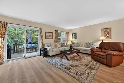 426 Genesee Court, Suffern, NY 10901 - Photo 9
