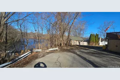 24 Greene Road, Yorktown Heights, NY 10598 - Photo 3