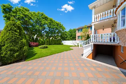 24809 Rushmore Avenue, Douglaston, NY 11362 - Photo 3