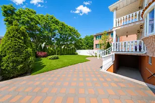 248-09 Rushmore Ave, Douglaston, NY 11362 - Photo 3
