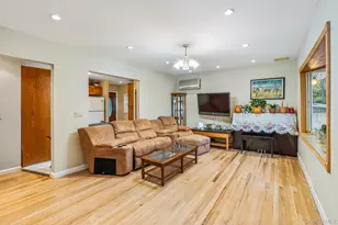 27-22 Bayside Ln, Flushing, NY 11358 - Photo 3