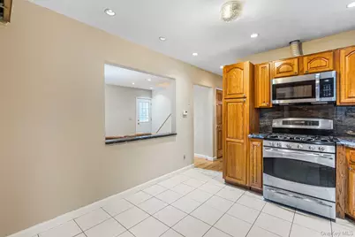 27-22 Bayside Lane, Flushing, NY 11358 - Photo 7