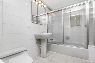 7528 170th Street, Fresh Meadows, NY 11366 - Photo 17