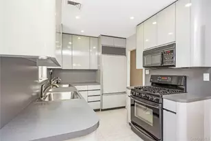 75-28 170th St, Fresh Meadows, NY 11366 - Photo 11