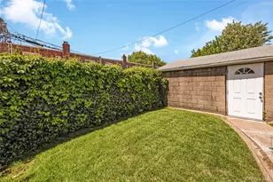 75-28 170th St, Fresh Meadows, NY 11366 - Photo 33
