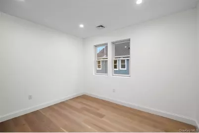 215 Prospect Avenue, White Plains, NY 10607 - Photo 21