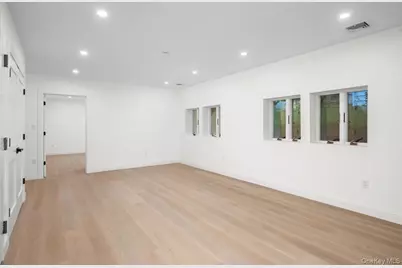 215 Prospect Avenue, White Plains, NY 10607 - Photo 25
