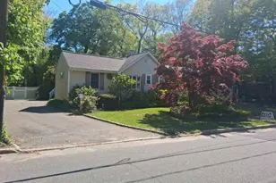 81 Union Ave, Amityville, NY 11701 - Photo 3