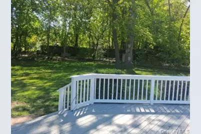 81 Union Avenue, Amityville, NY 11701 - Photo 11