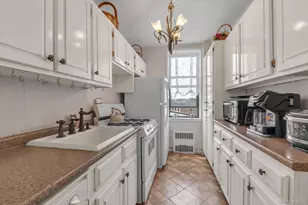 83-35 139th St, Briarwood, NY 11435 - Photo 9
