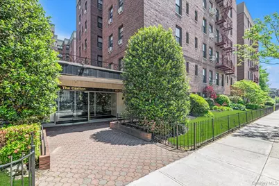 83-35 139 Street #5M, Briarwood, NY 11435 - Photo 1