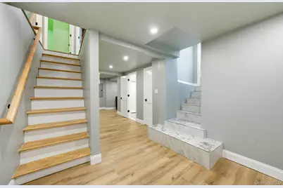 21 Newfoundland Avenue, Huntington, NY 11743 - Photo 27