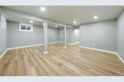 21 Newfoundland Avenue, Huntington, NY 11743 - Photo 17